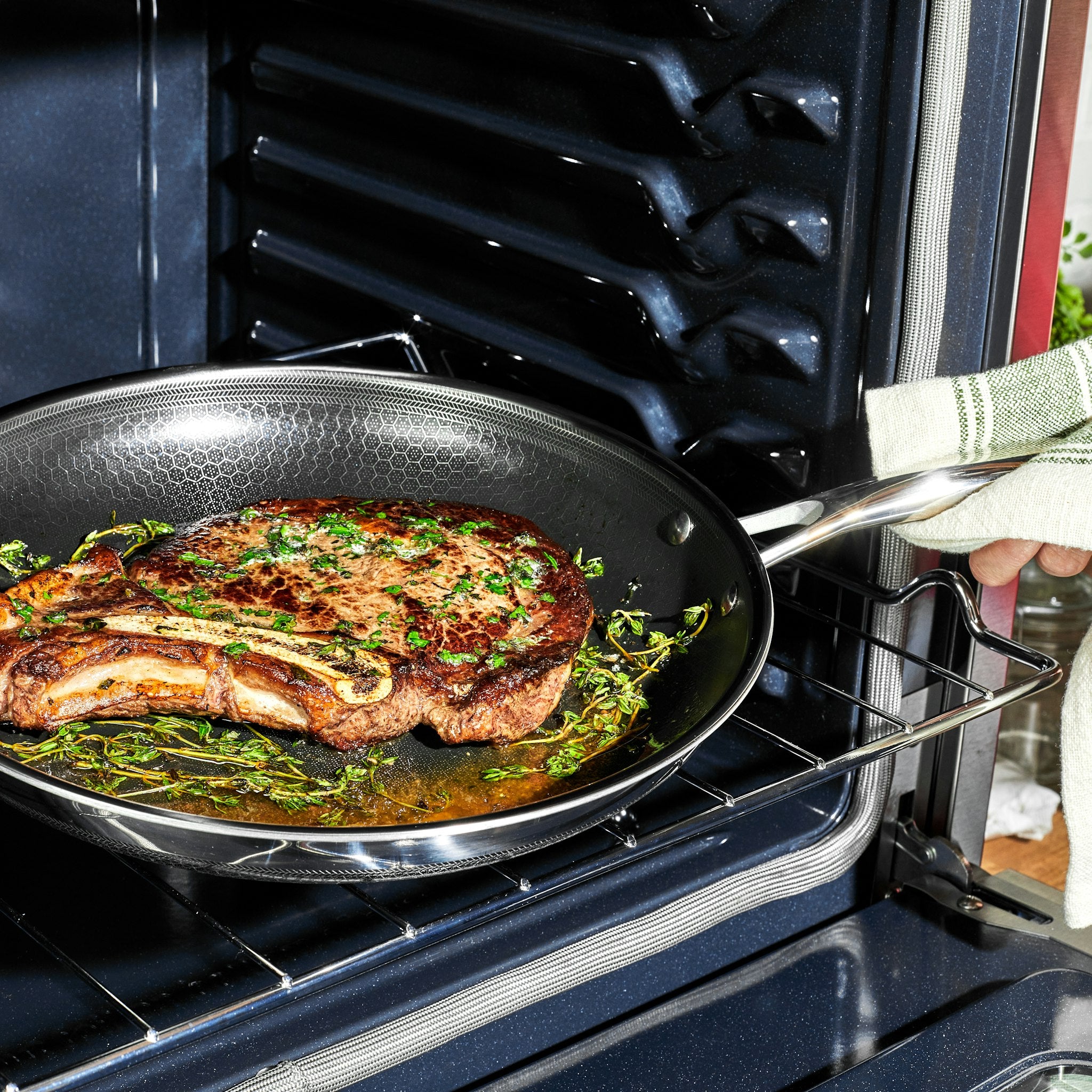 HexClad_12_HybirdFryingPan_CWPN12-C_052924_KF_01
