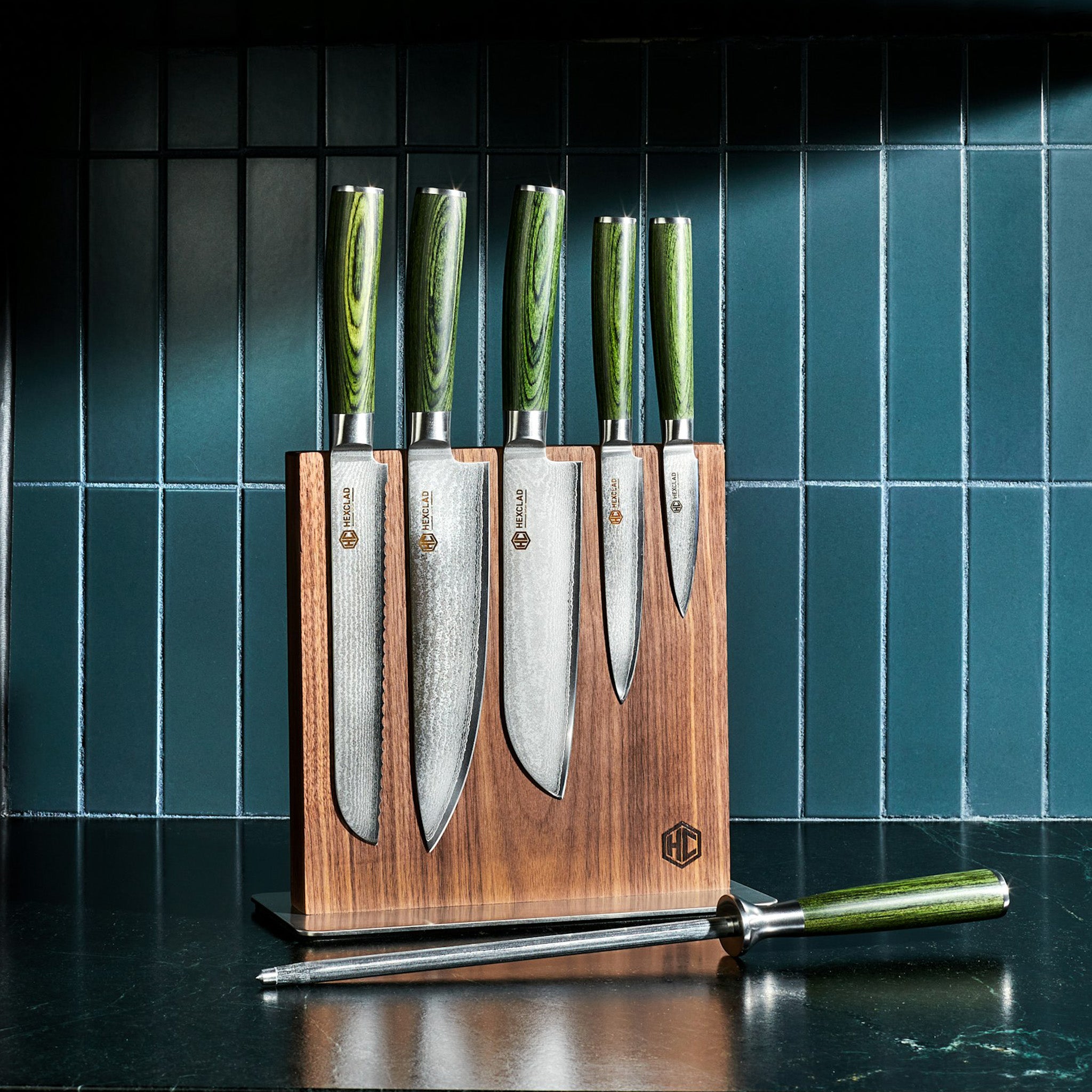 HexClad_6PCDamascusSteelKnifeSetwithBlock_6DKWNKB_Profile_Kitchen_060424_KF_01