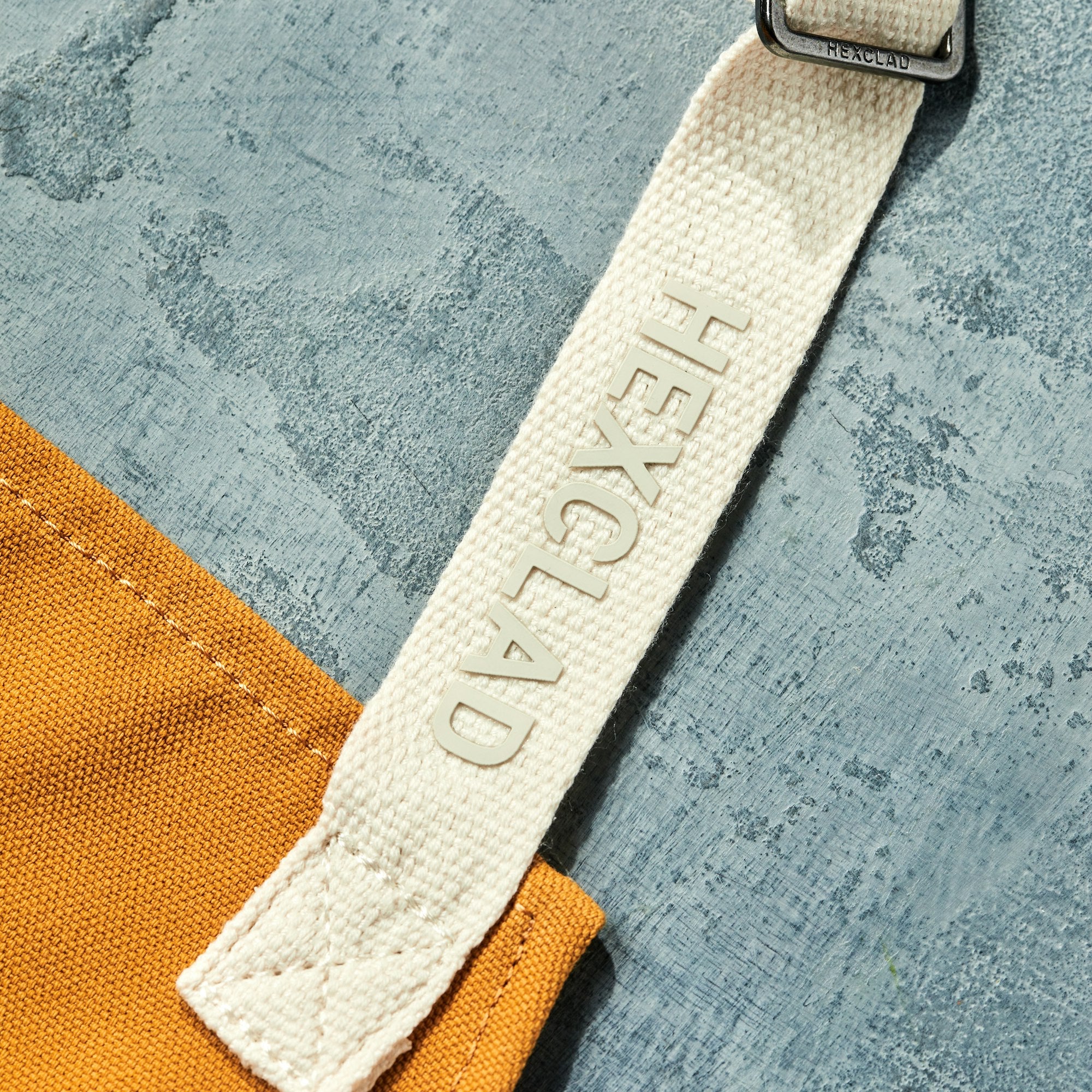HexClad_Aprons_Product_241_1