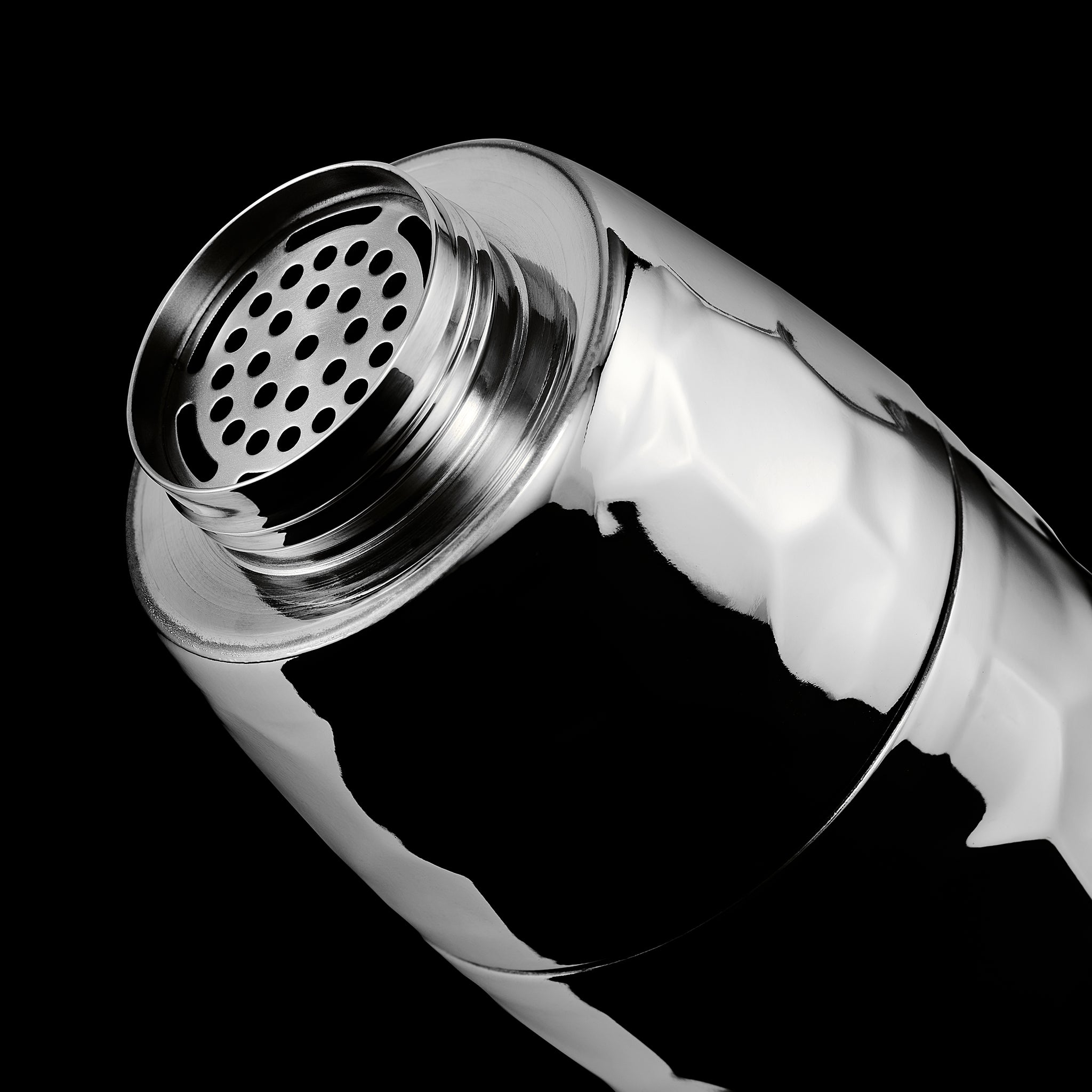 HexClad_CocktailShaker_Chrome_BRCS25-CR_Detail_Strainer_Black_1125_CS_4x5_e92a77e6-11ff-45a1-9c92-d56f5be9b674