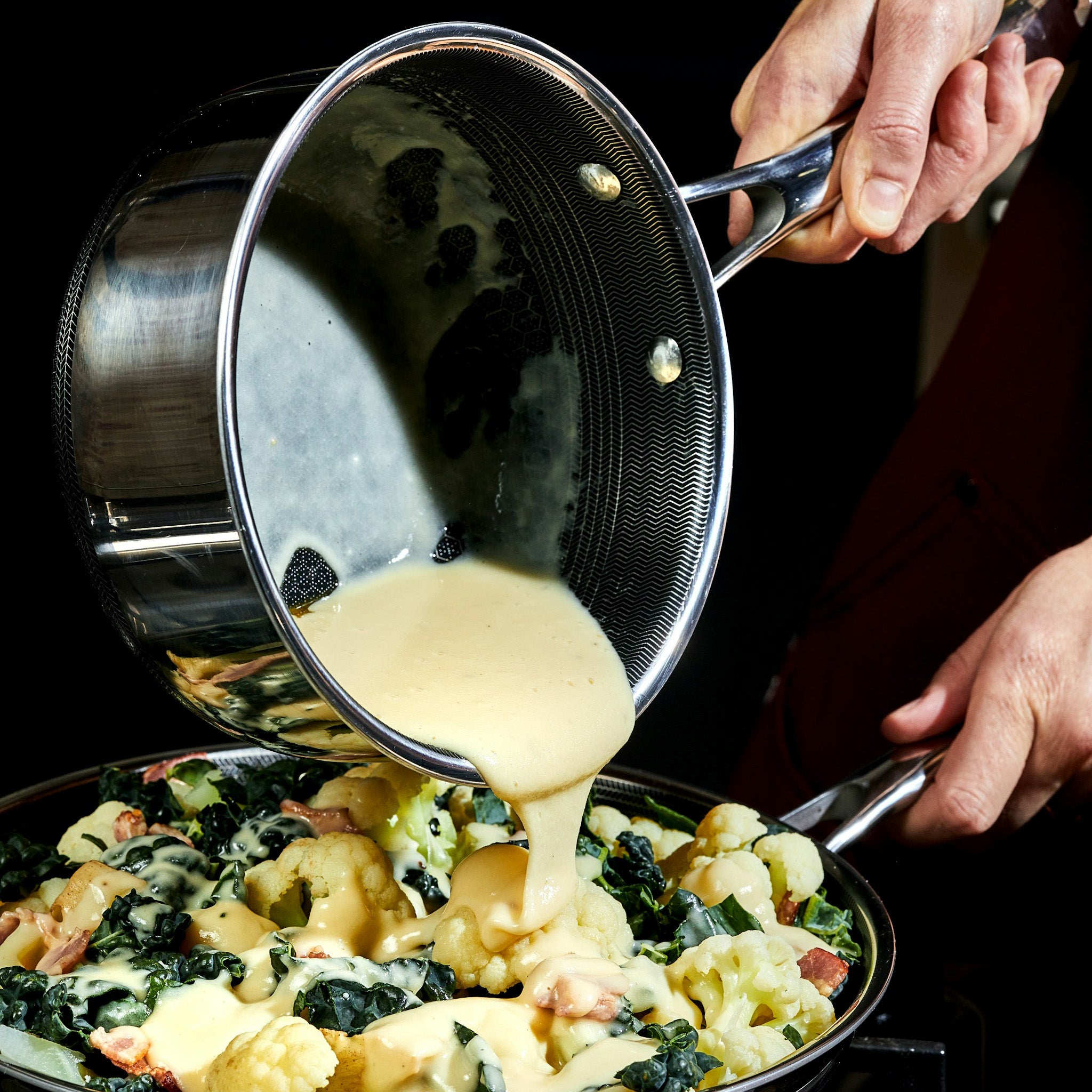 HexClad_Hybrid2QtPot_CWPTLD02-C_CauliflowerCheese_041724_KF_02_SQUARE
