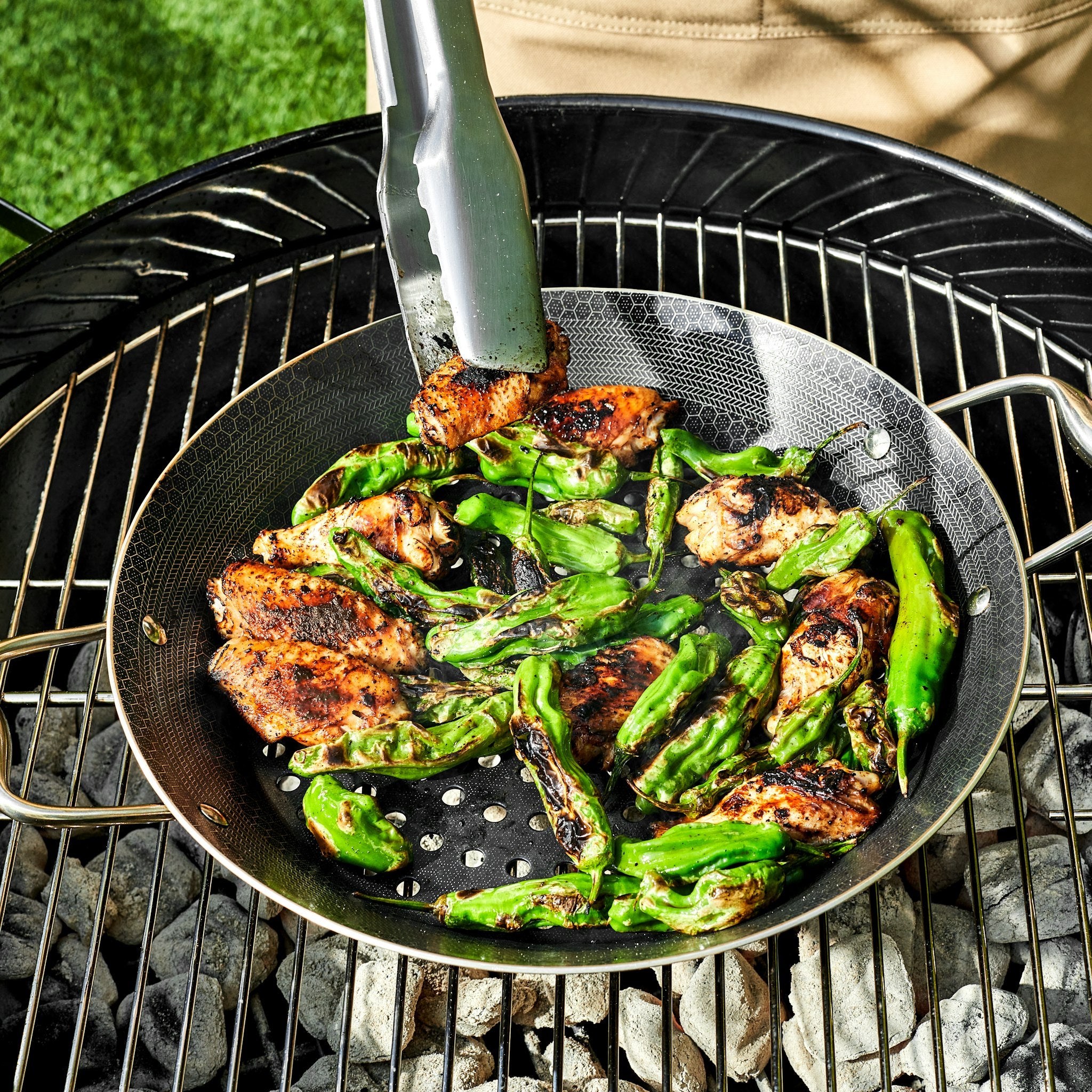 HexClad_HybridBBQGrillPan_CWBQ12-C_GrilledSweetHoneyGlazedChicken_Shishitos_041924_KF_01_9d6b6087-1e87-4d08-a4c0-52ee58b666b6