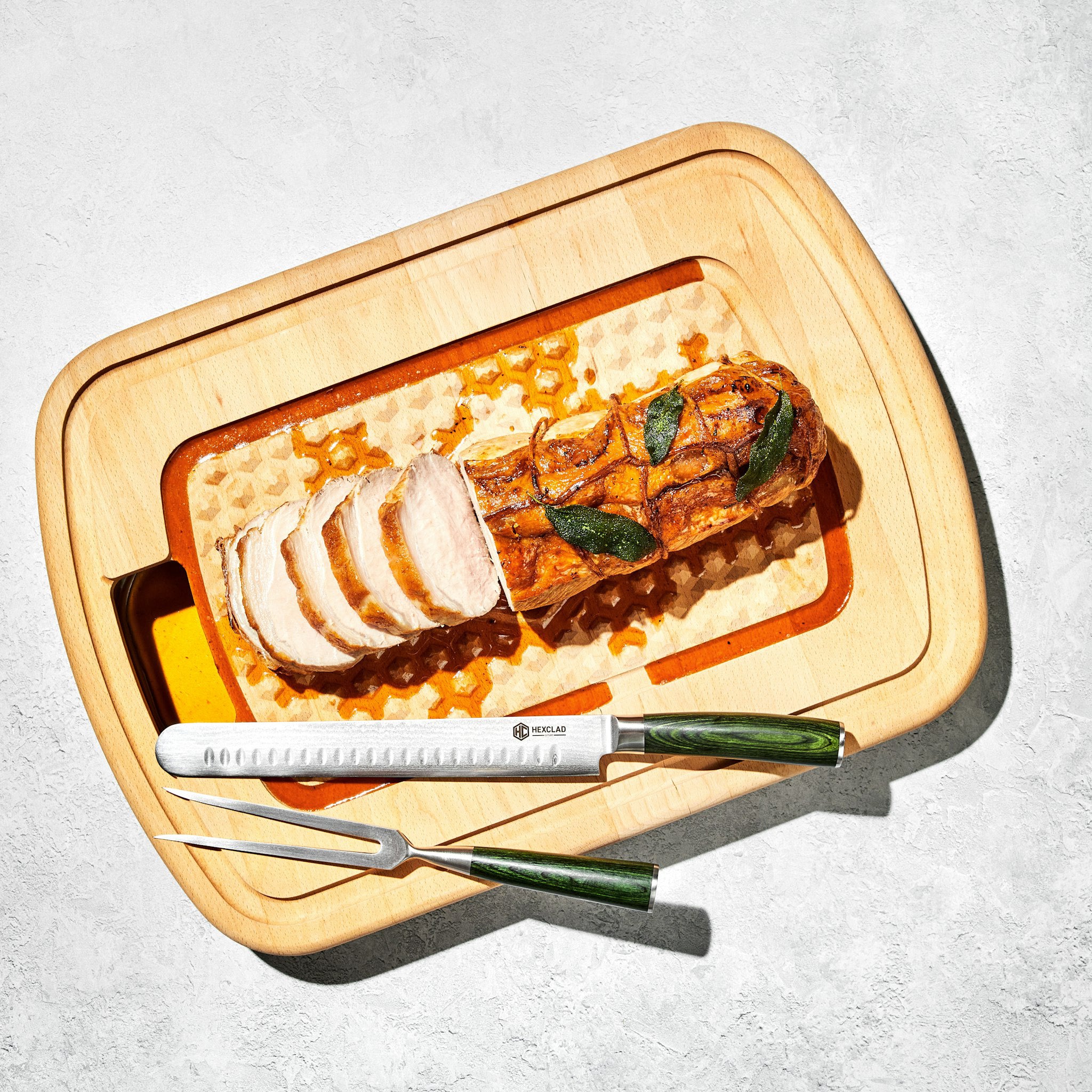 HexClad_HybridCuttingBoard-CarvingSet_PorkRoast_05-29-24_KF_03