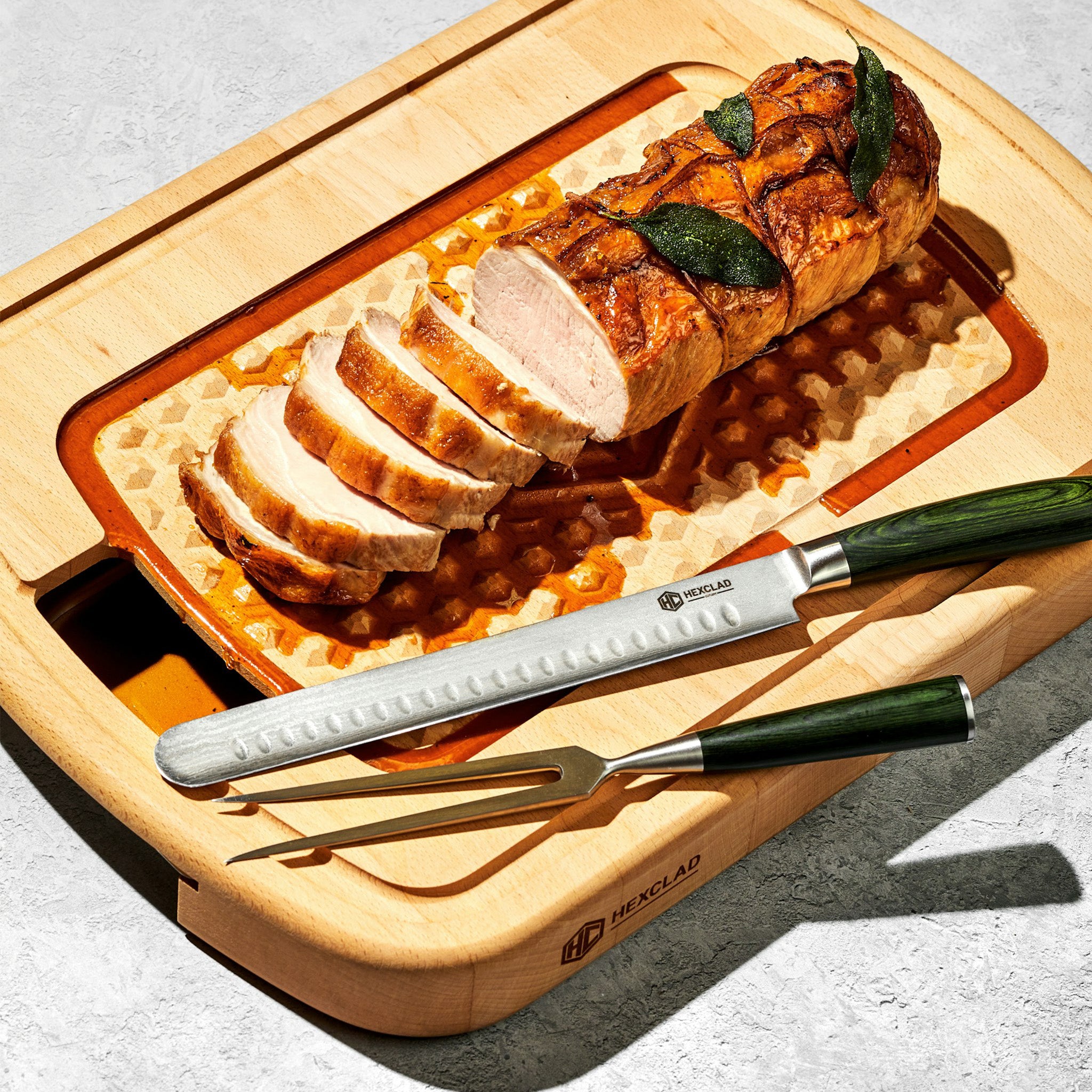 HexClad_HybridCuttingBoard-CarvingSet_PorkRoast_05-29-24_KF_04