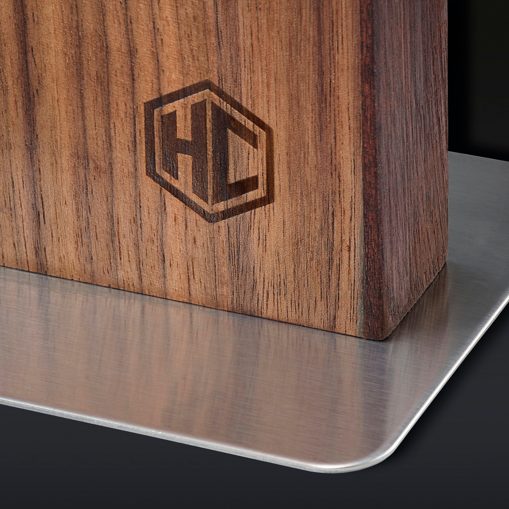 Hexclad_MagKnifeBlock_Detail1