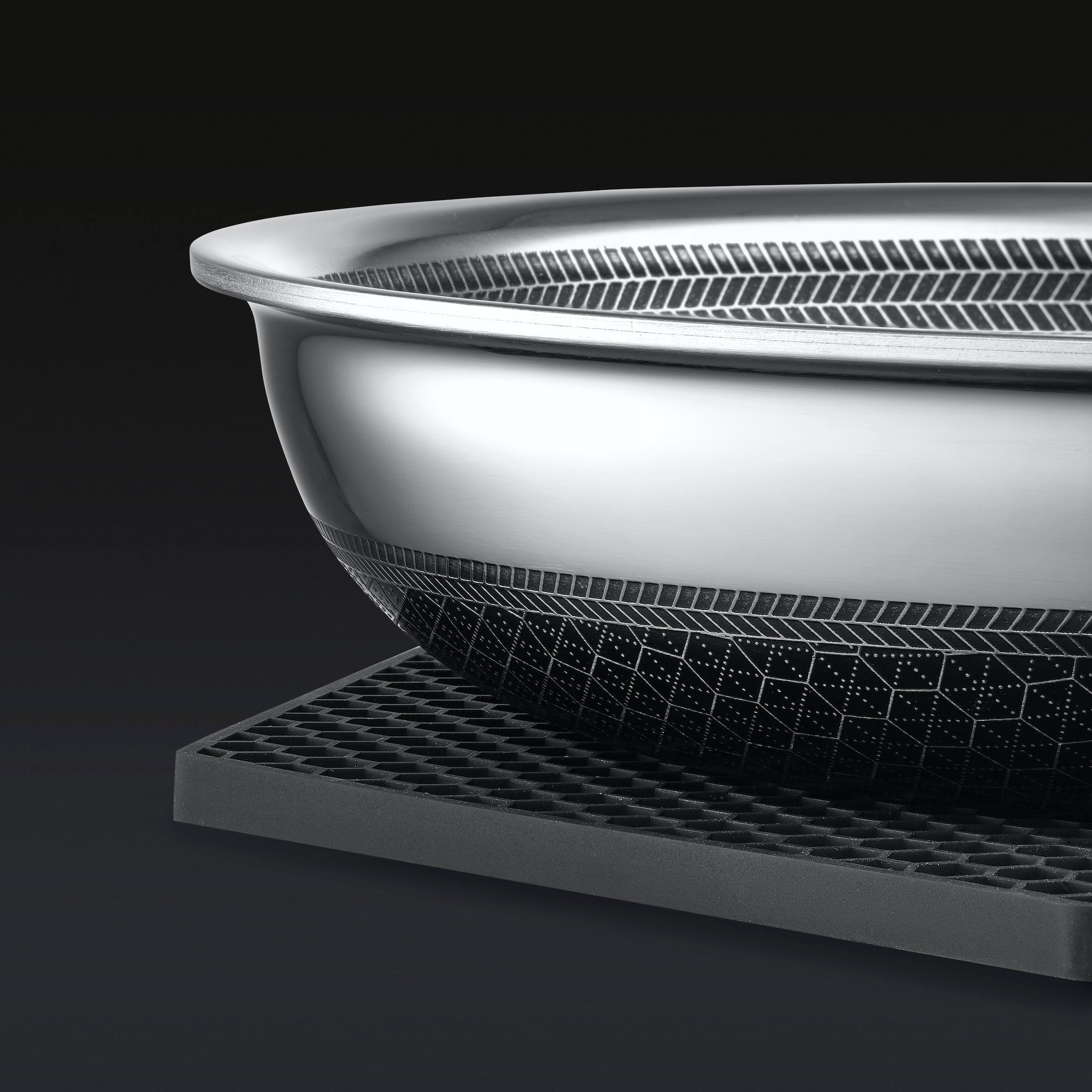 Hexclad_Trivet_Pan_Black_83dd181b-20b5-4447-8ee4-2ea4a28f24a0